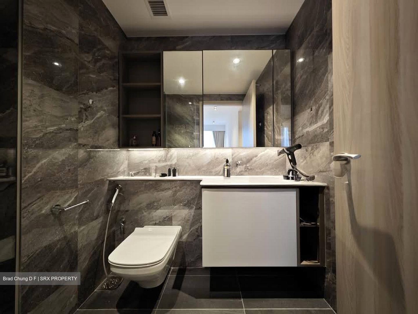 Sengkang Grand Residences (D19), Apartment #592018081